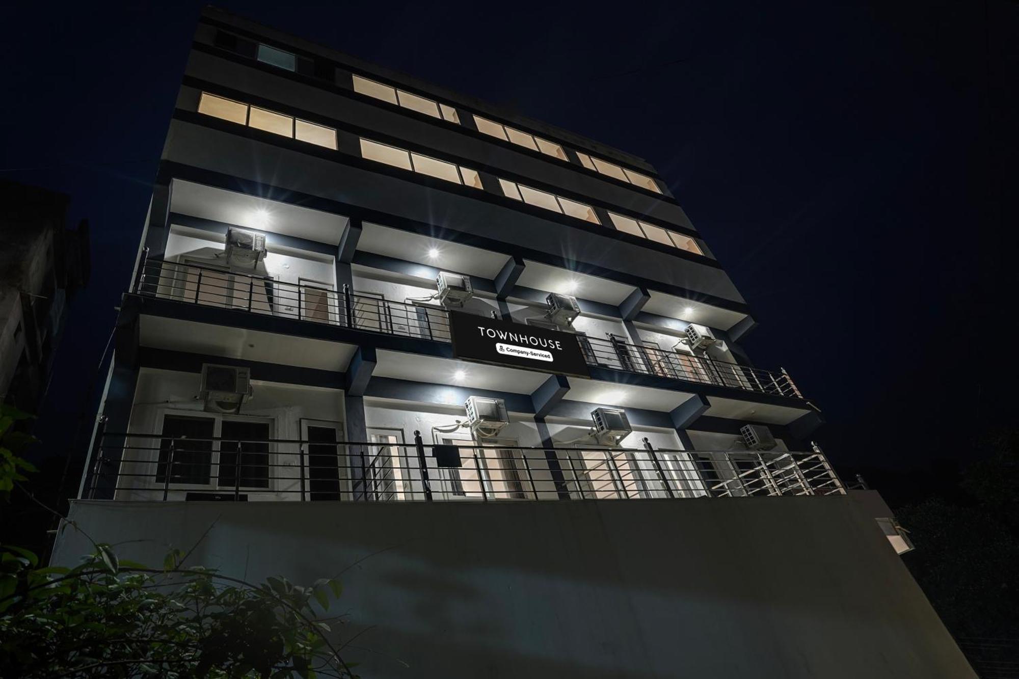 Super Townhouse Tapovan Formerly Shiv Inn Narendra Nagar Exterior foto